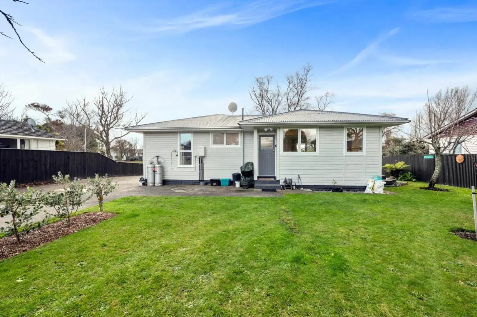 Plum Tree Cottage - Turangi Holiday Home