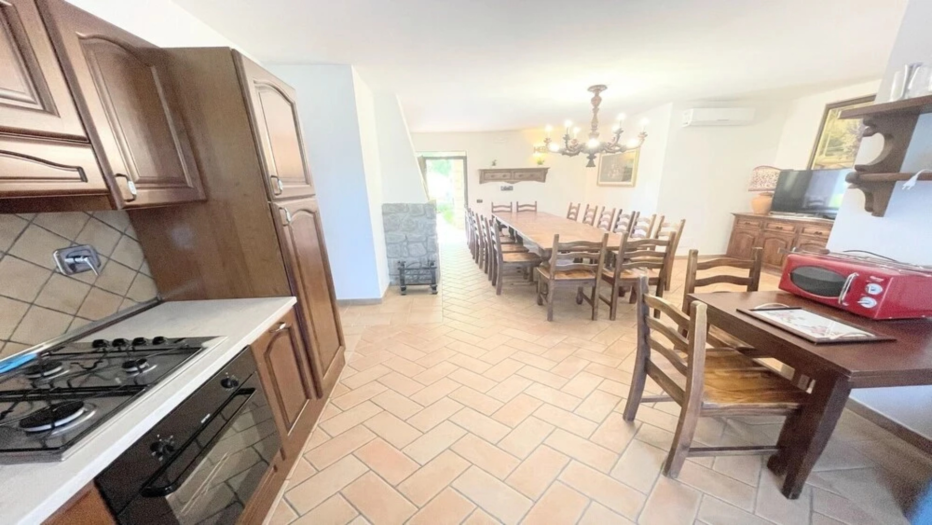 Exclusive Villa in Montefiascone -pool and Jacuzzi