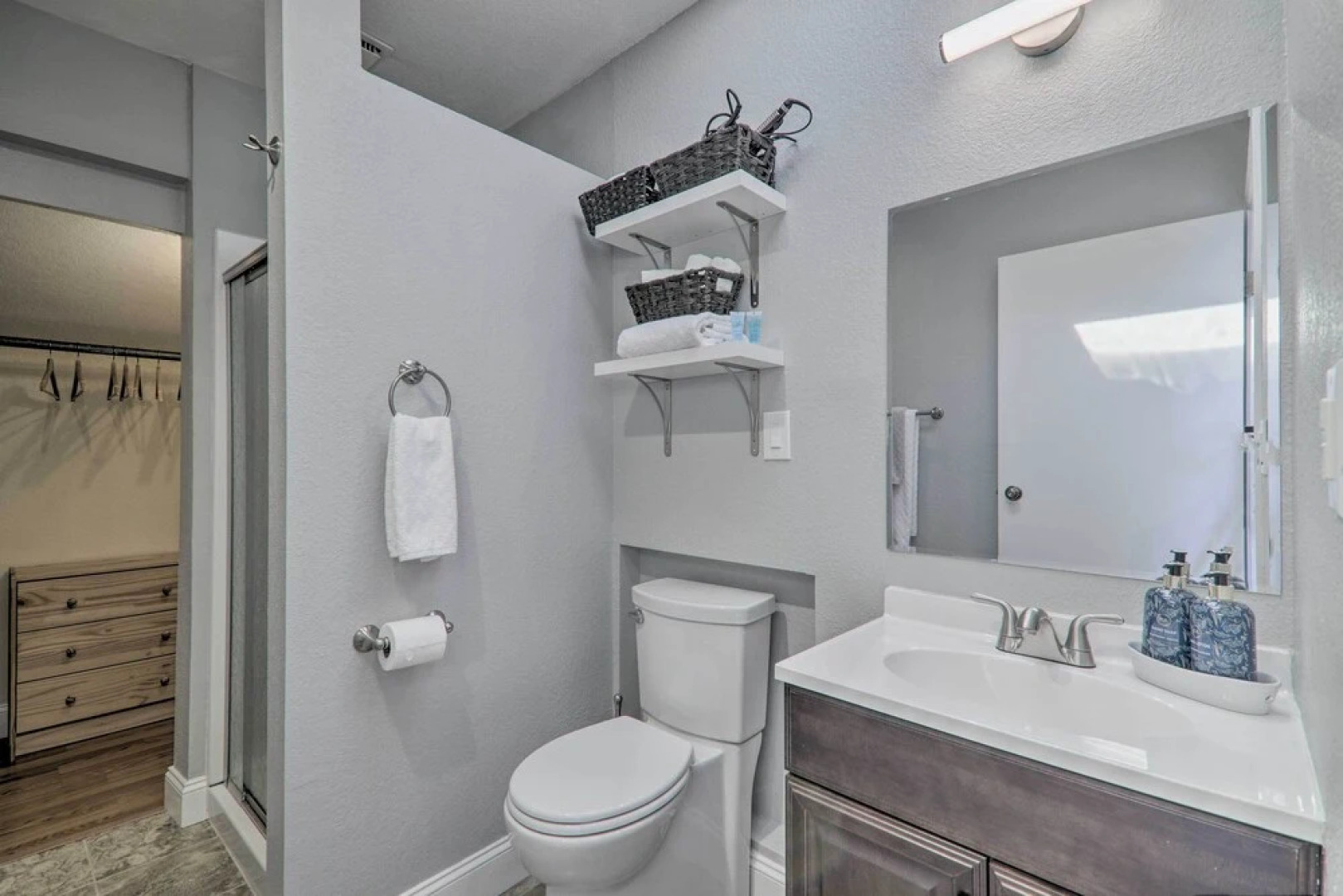 Updated Livermore Apartment w/ Private Deck!