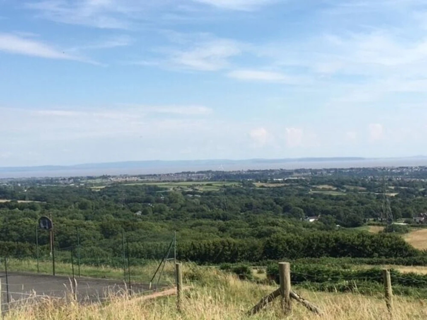 Secret Lodge by Cardiff Holiday Homes