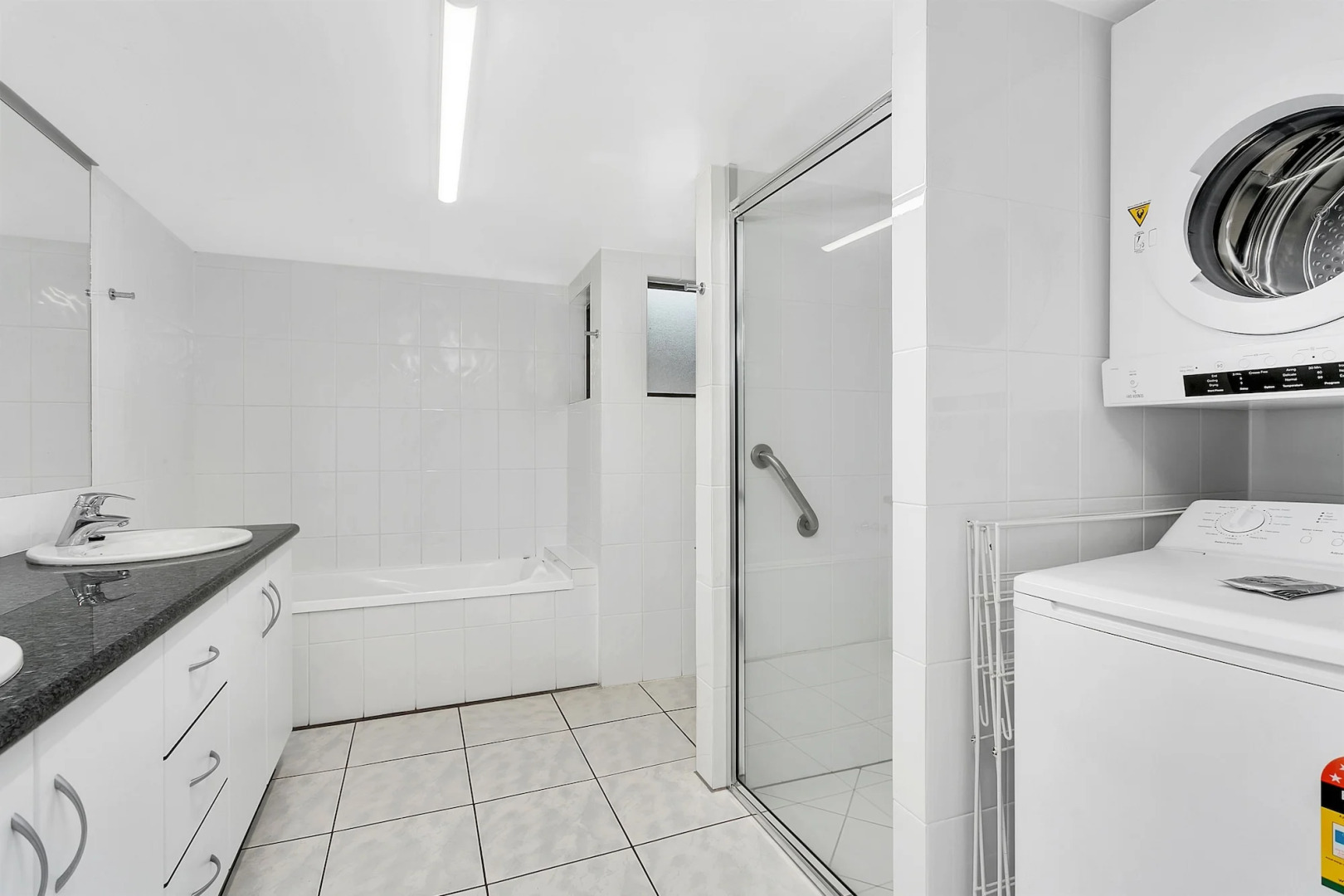 Roydon Beachfront Apartments