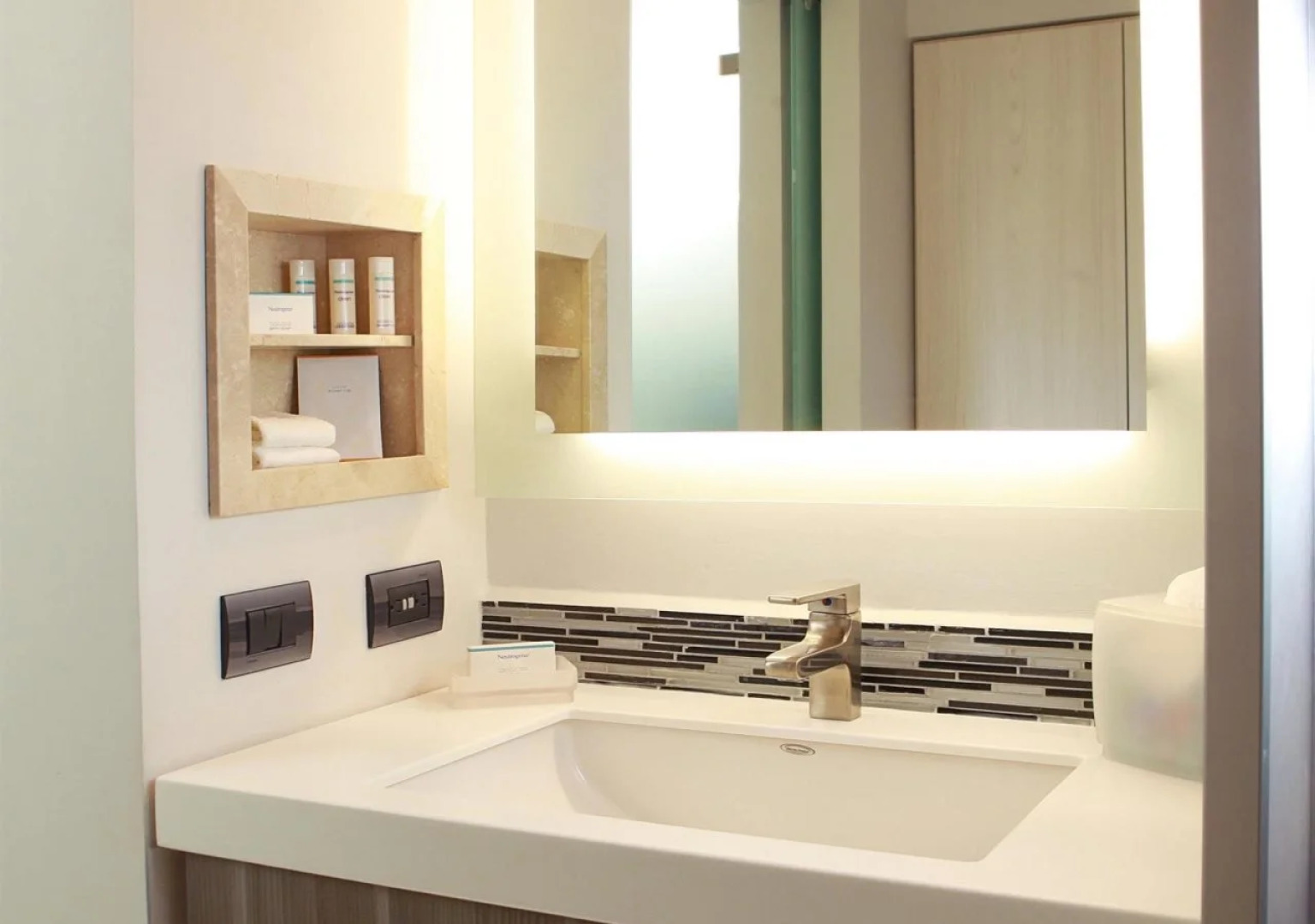 Hampton Inn & Suites by Hilton Aguascalientes Airport