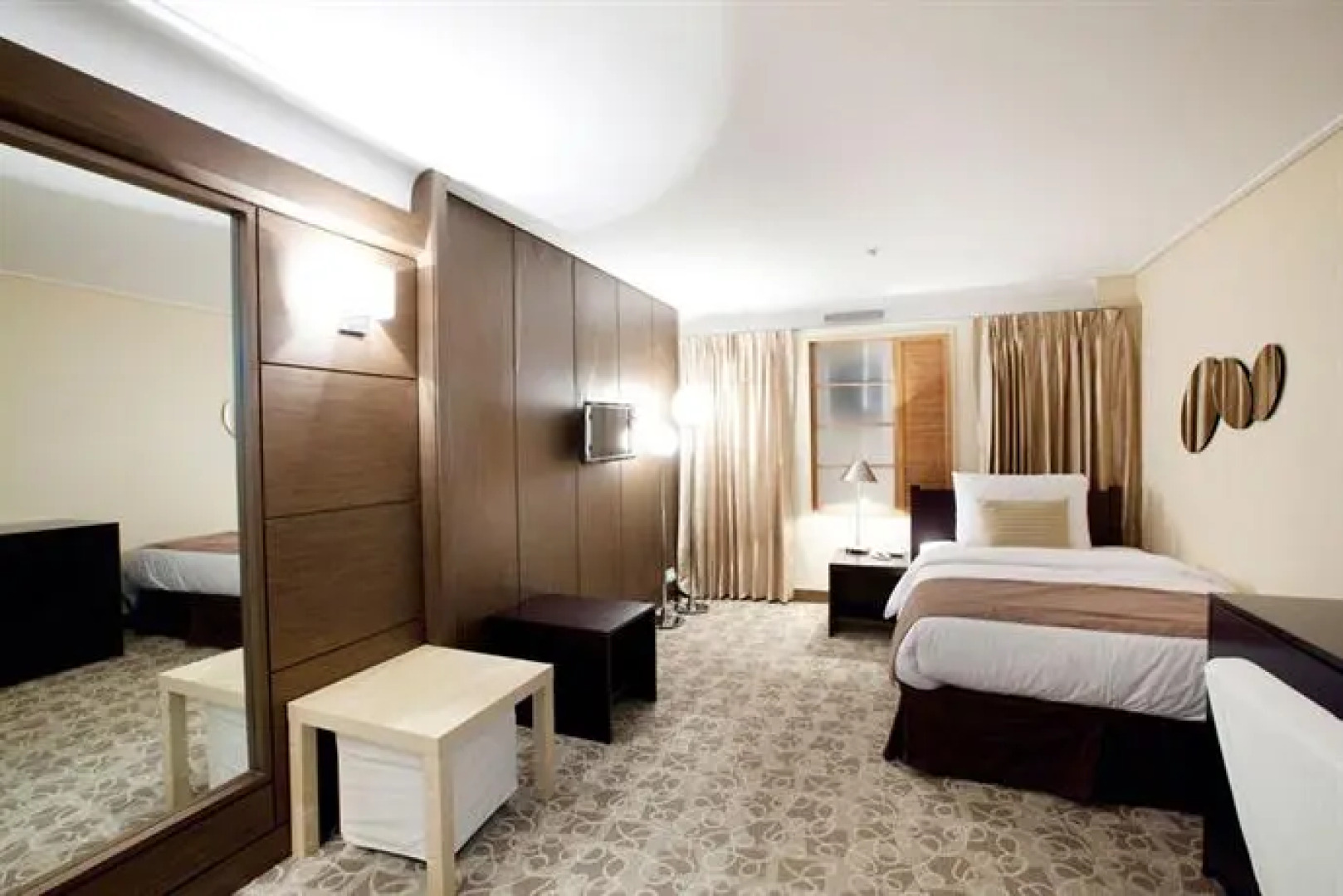 Duqm Floating Veronica