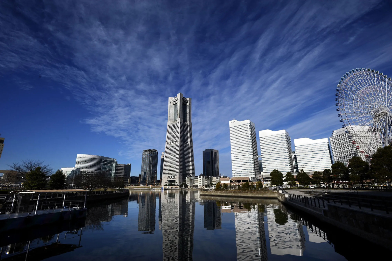 Отель Yokohama Royal Park