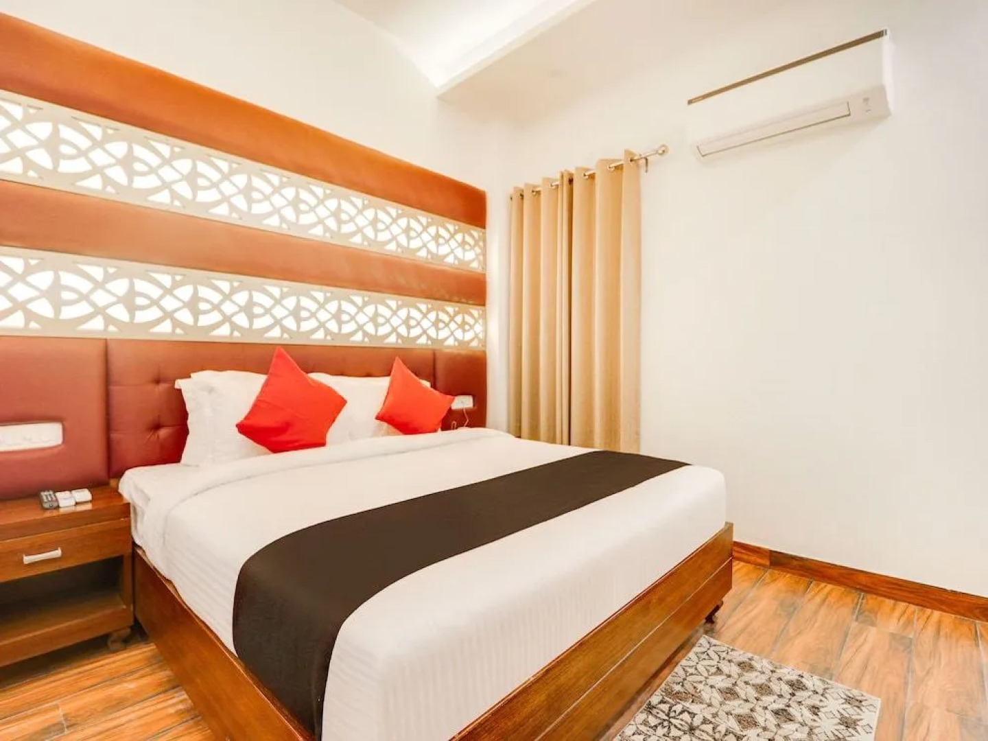 Capital O 44117 Hotel Alphonso