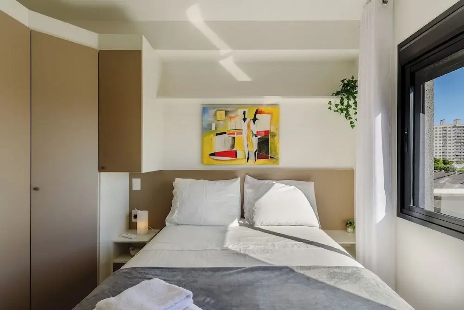 Beautiful Apartment in Condo With Pool Rpf0605