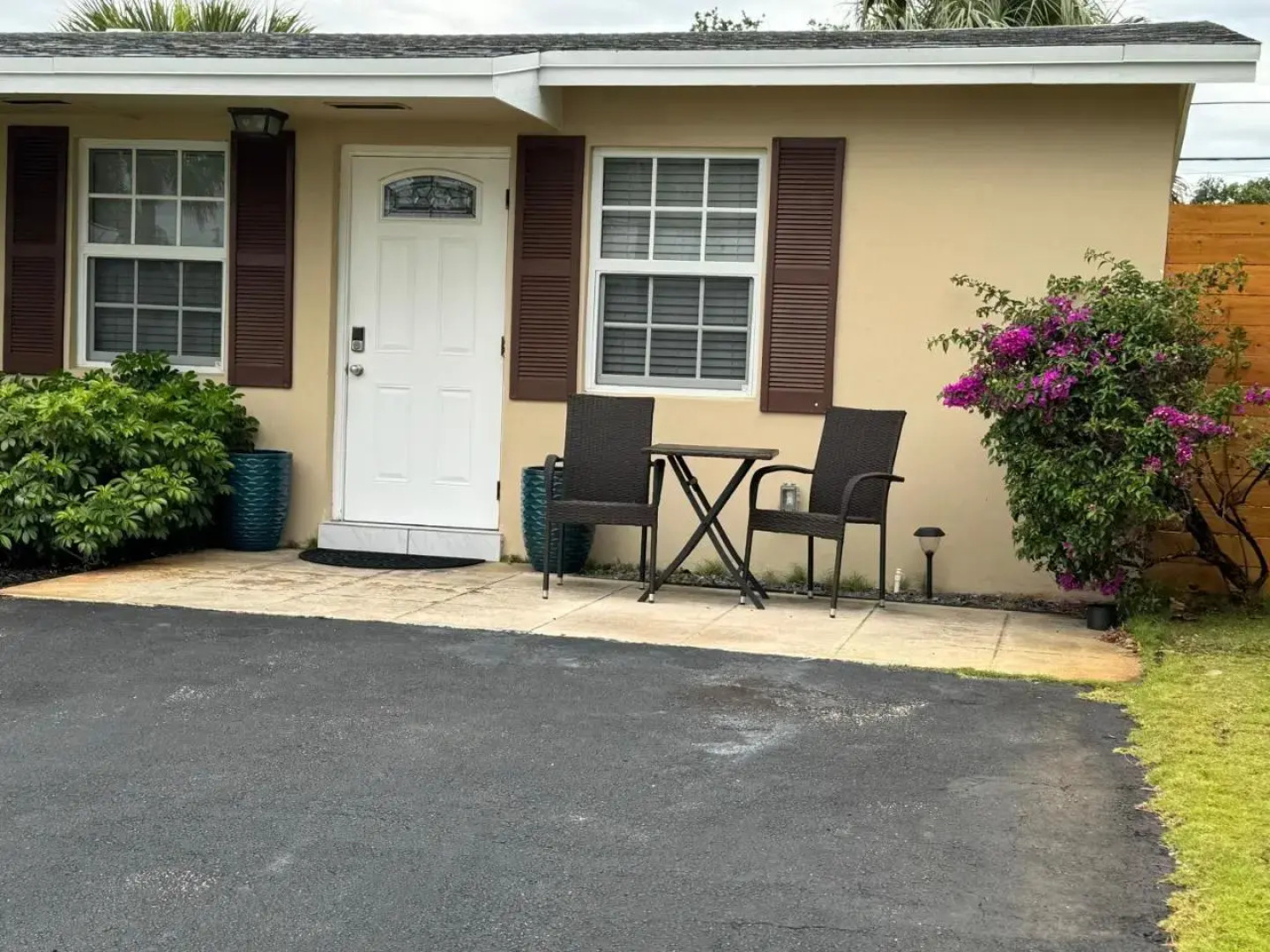 Cozy 2 bedroom near intercoastal & beaches