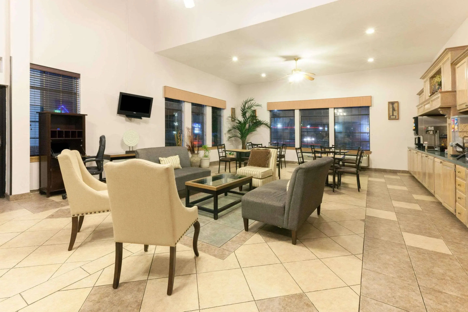 Super 8 Tulsa Downtown East