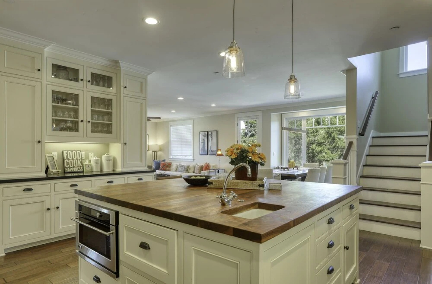 552 Paseo Street 4 Bedroom Home by Redawning