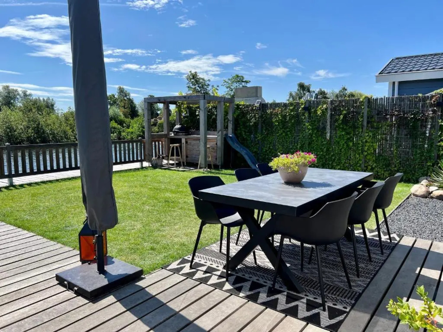 NEW- Private Residence on a lake near Amsterdam