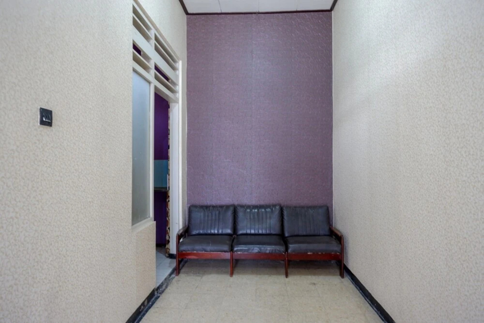 Ungu National Hotel by RedDoorz