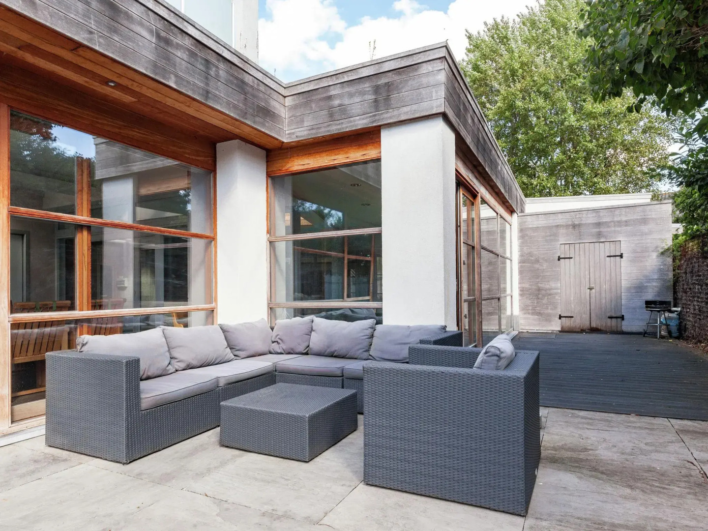 Villa Stay With Pool & Sauna