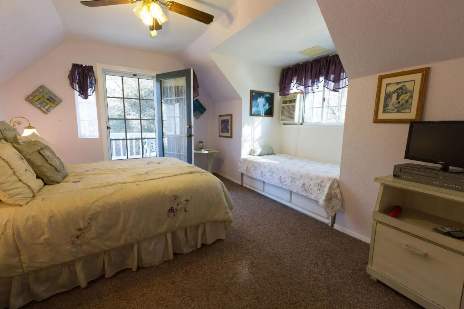 Apple Blossom Inn