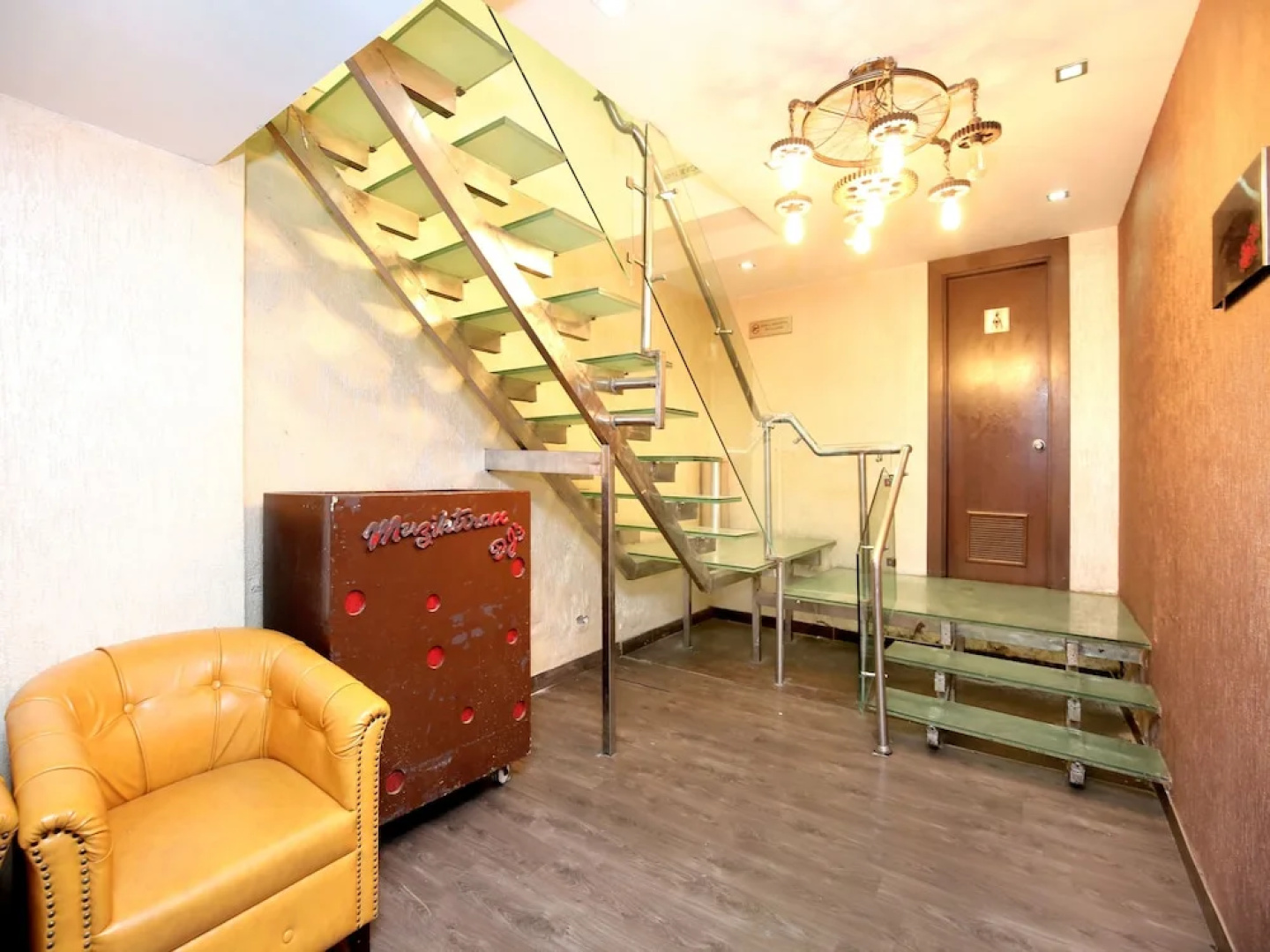 OYO 15134 Hotel Downtown