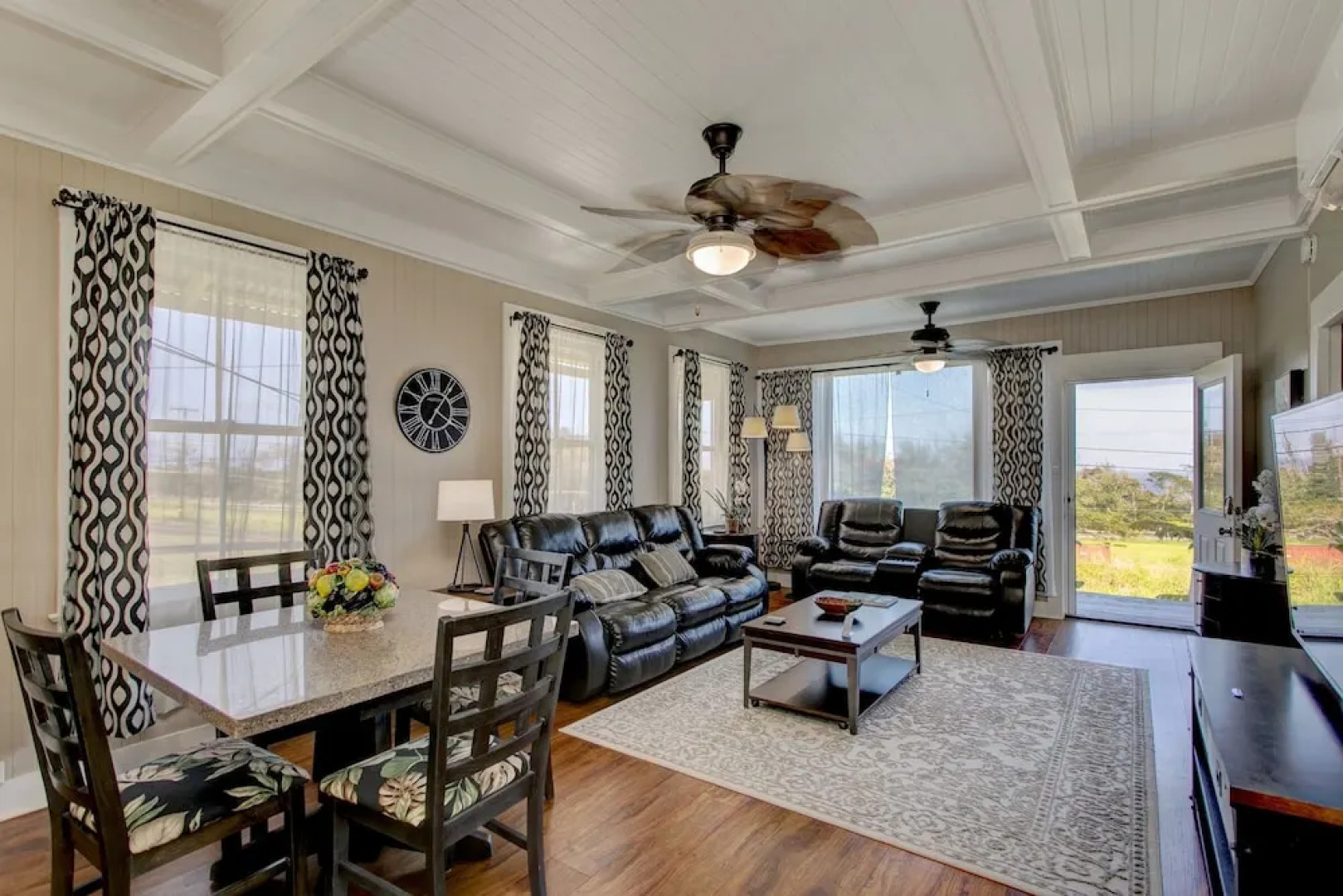 Makani Ea Home 2 Bedroom Home by RedAwning