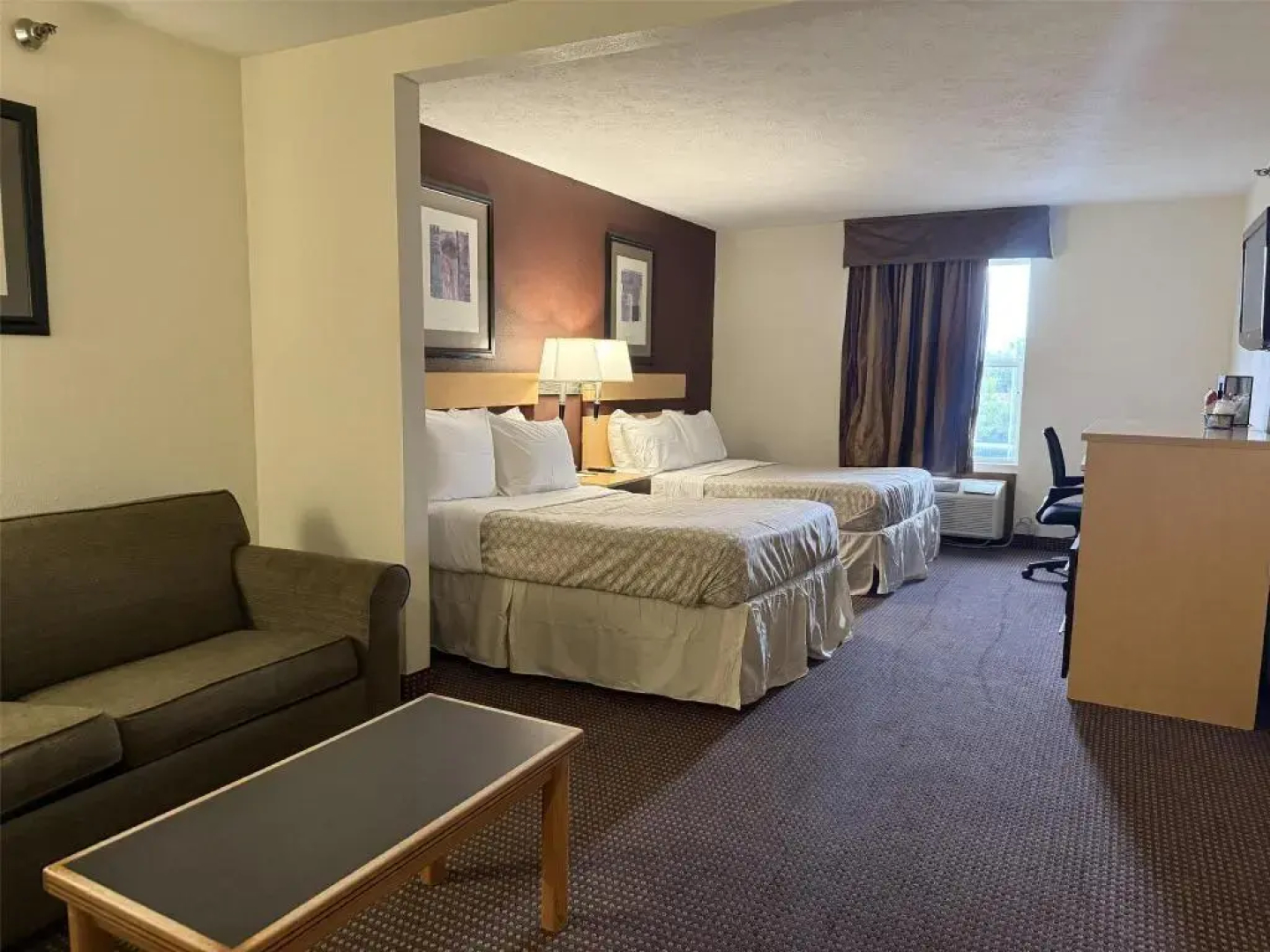 Surestay By Best Western Obetz Rickenbacker Airport