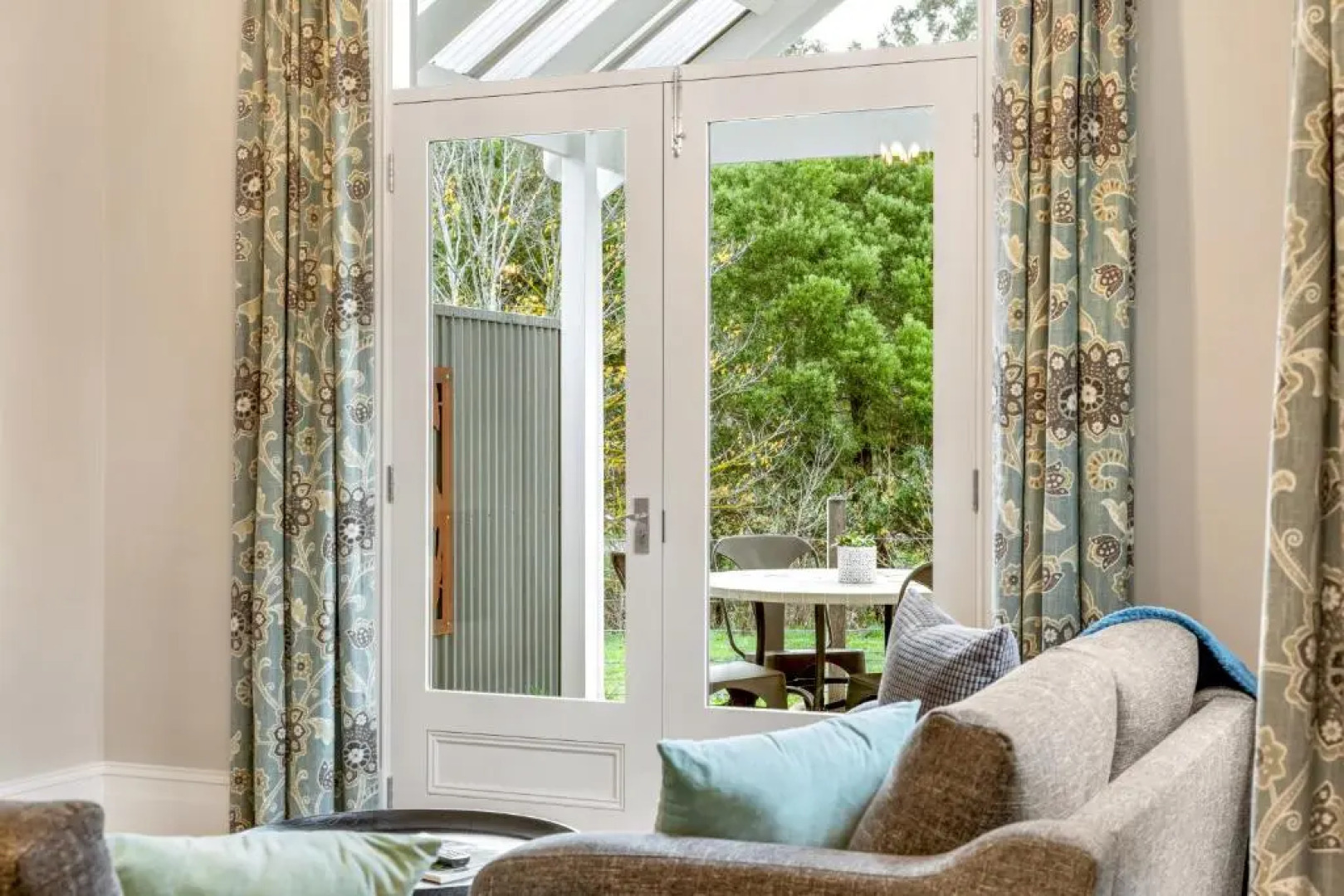 Grandview Accommodation - The Elm Tree Apartments