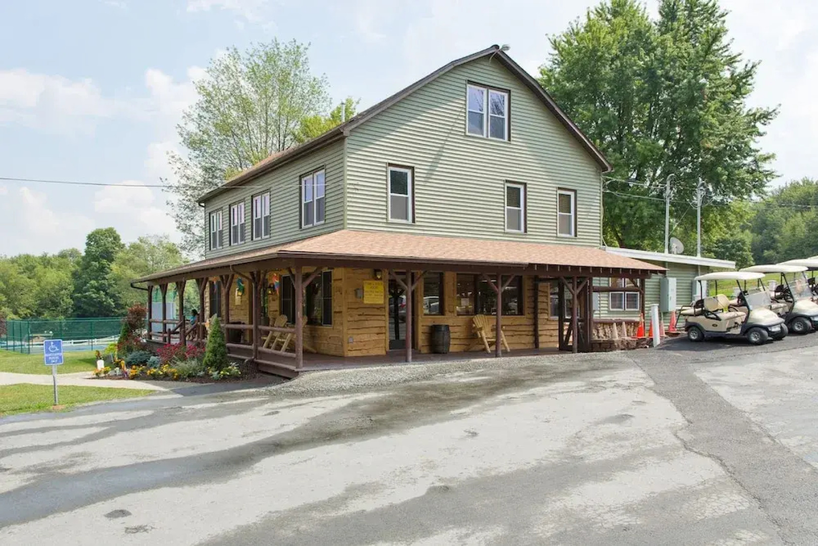 Jellystone Park™ at Birchwood Acres