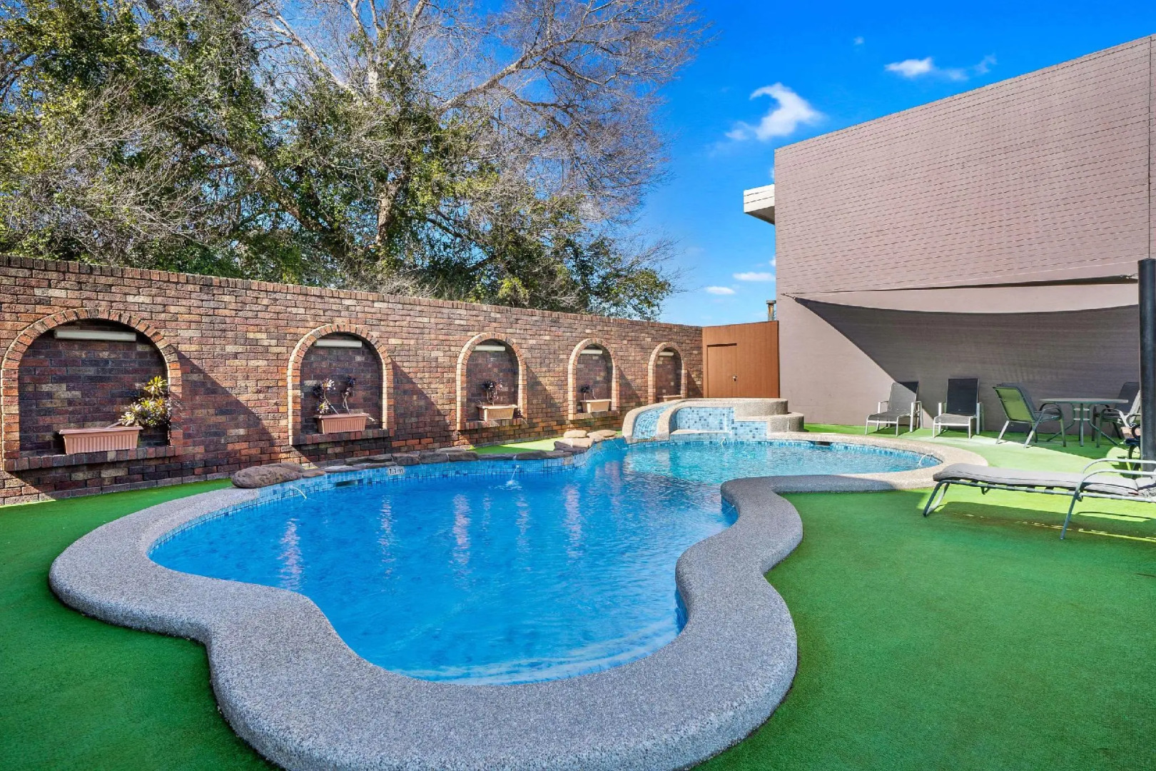 Sherbourne Terrace Hotel