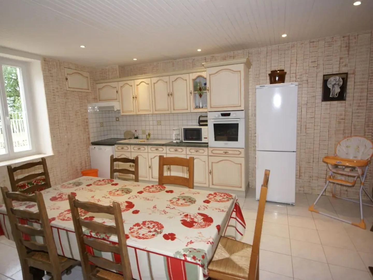 Cozy Holiday Home in Florimont-Gaumier with Private Pool