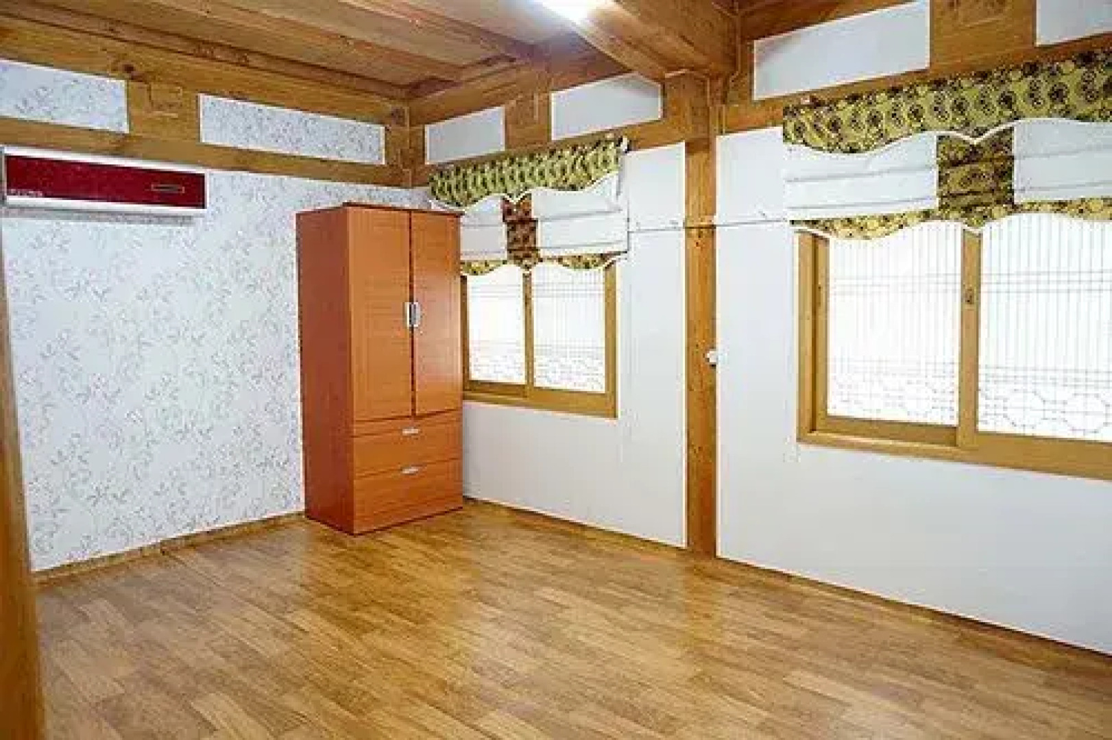 Yangsan Sound of Mountain & Sea Pension