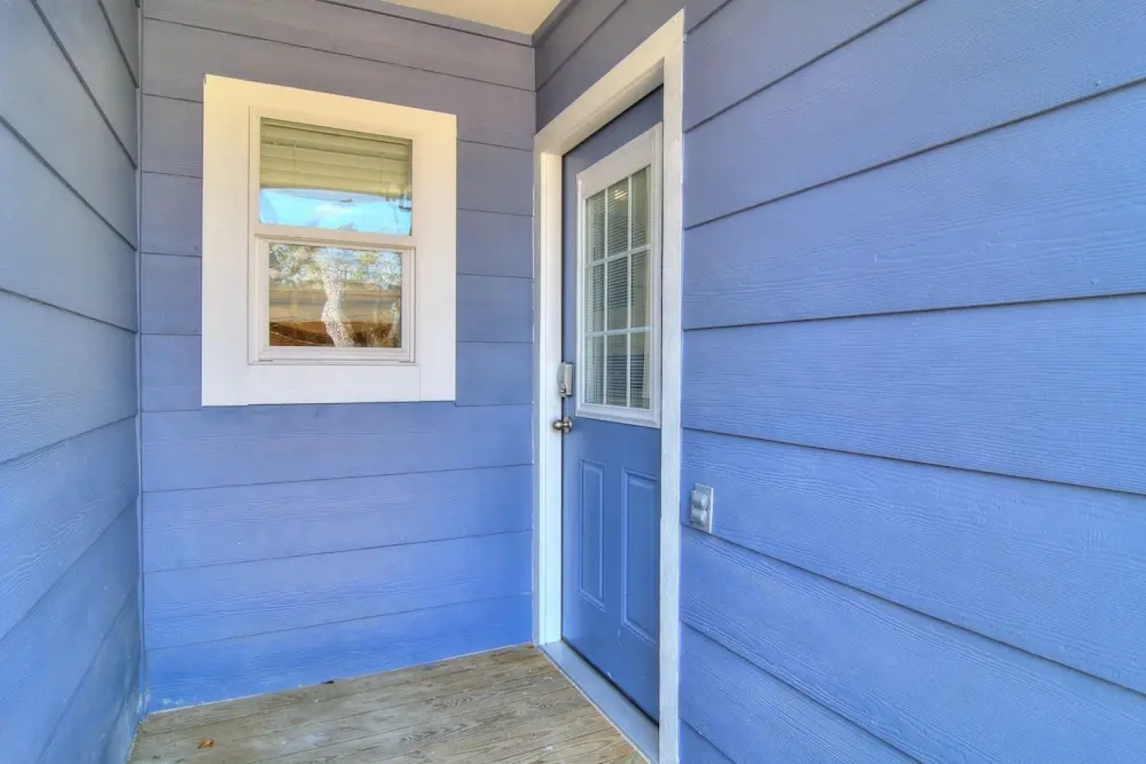 Quiet Sea Point Cottage by Redawning