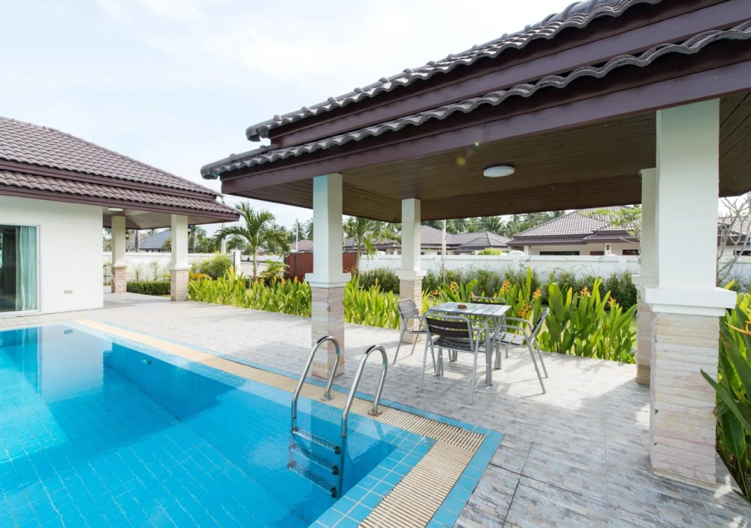 Unique Paradise Resort