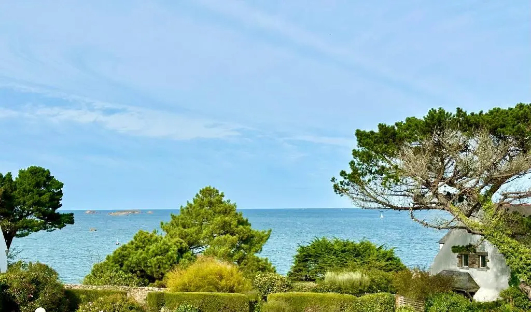 Appartement vue mer à 100m de la plage au centre de Carantec