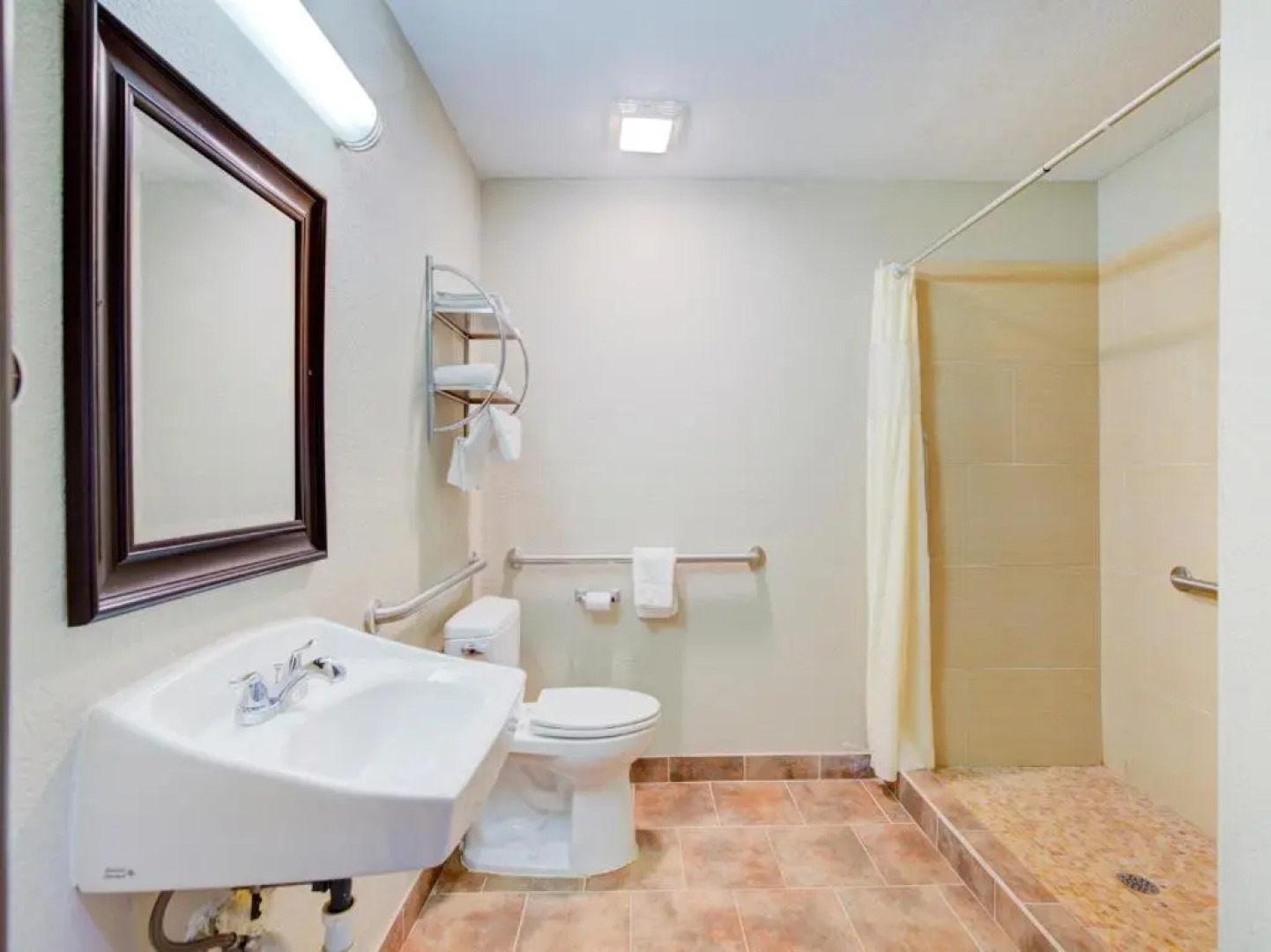 Whitehouse Inn Dilley