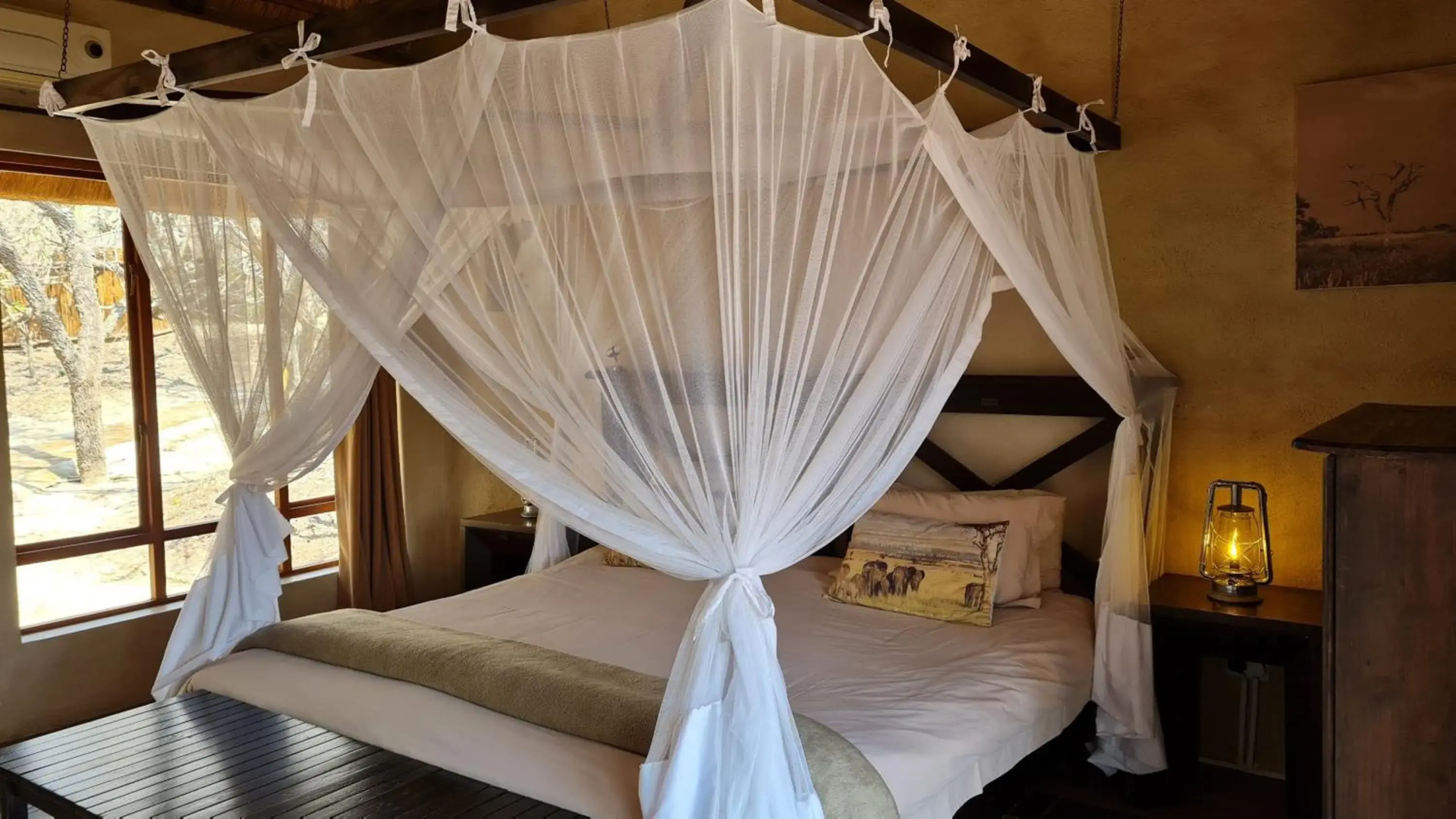 Thornhill Safari Lodge