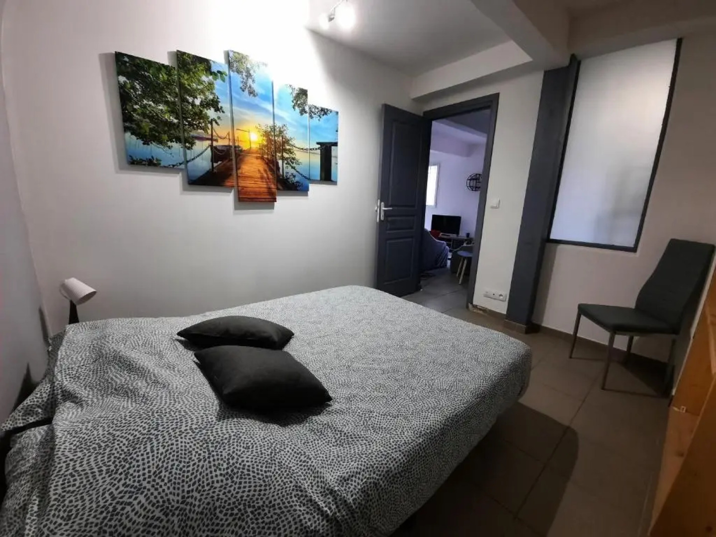 Superbe appartement F2 neuf : terrasse, barbecue.