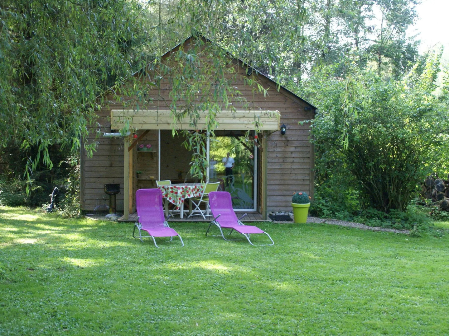 Lovely Holiday Home in Le Ponchel with Garden & Pond