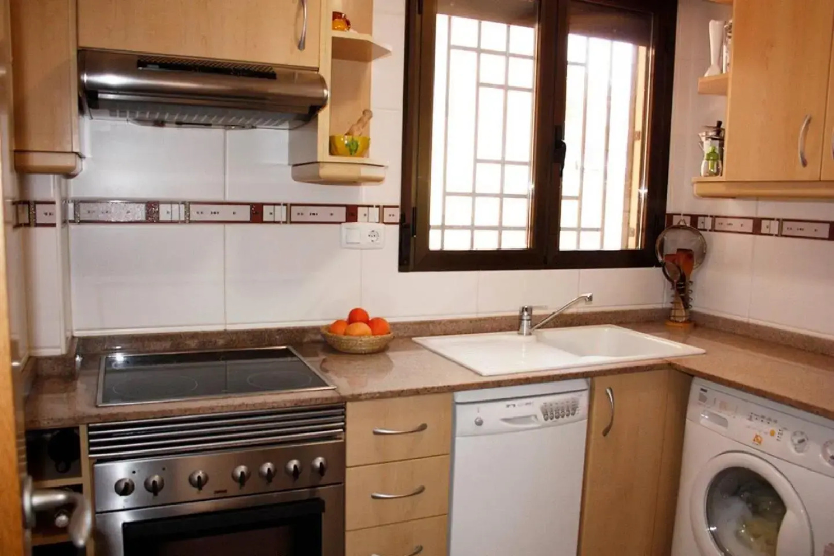 Apartamento junto al mar Los Marineros con acceso independiente por terraza