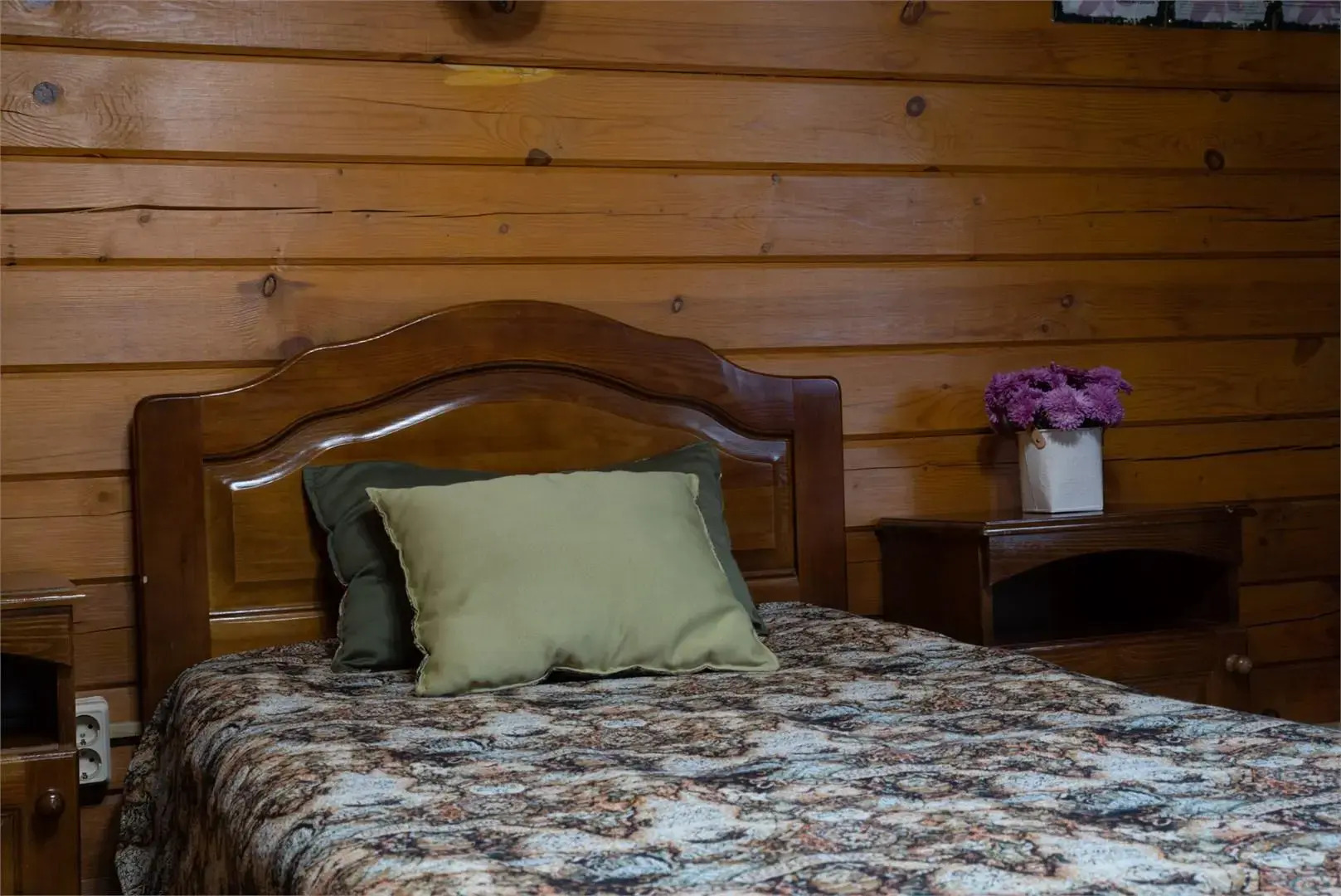 Золотой Лотос