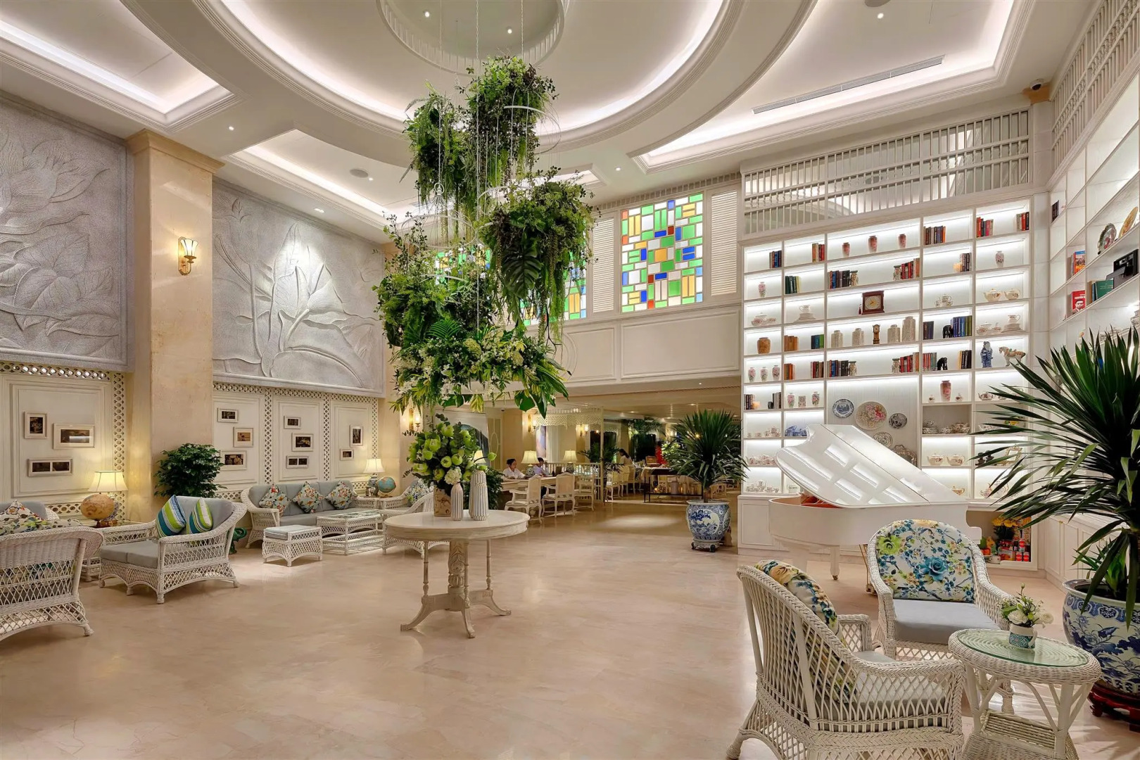 Au Lac Charner Hotel