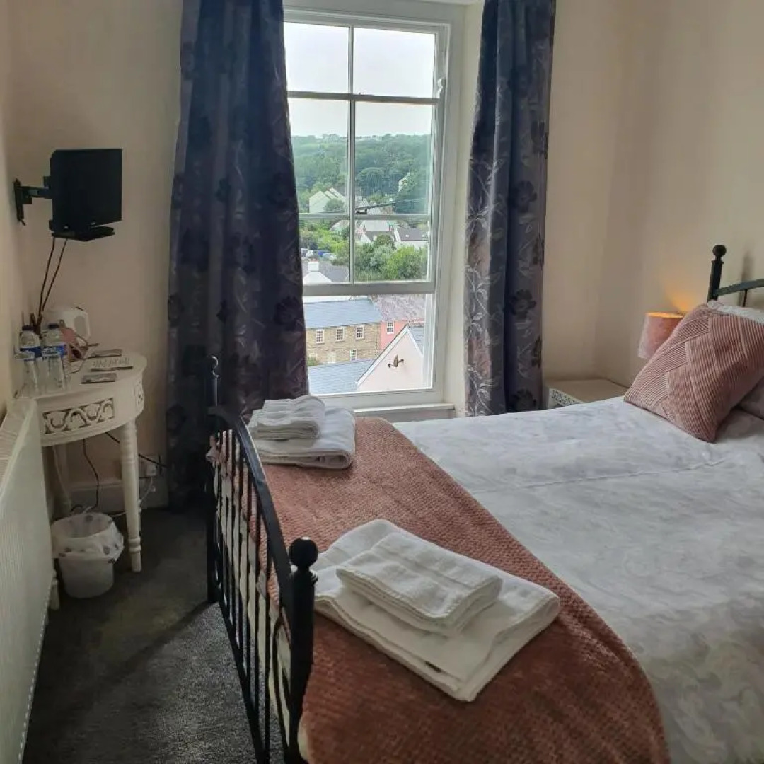 Pendyffryn Manor Bed & Breakfast