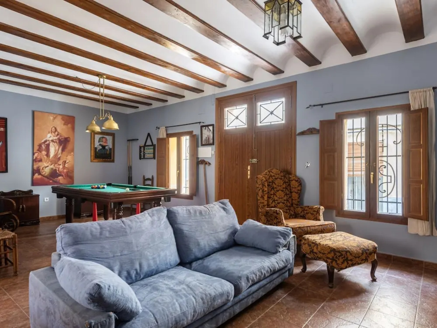 Cosy Holiday Home in Valencia With Billiards and Barbecue