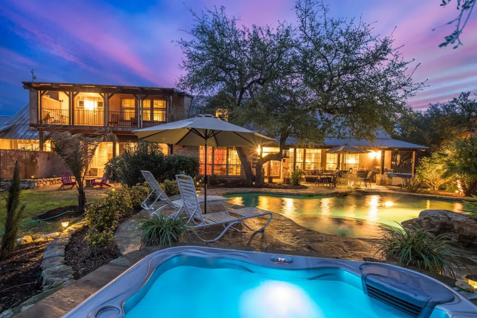 Rock 'n' Wood 4 Bedrooms 3.5 Bathrooms Home