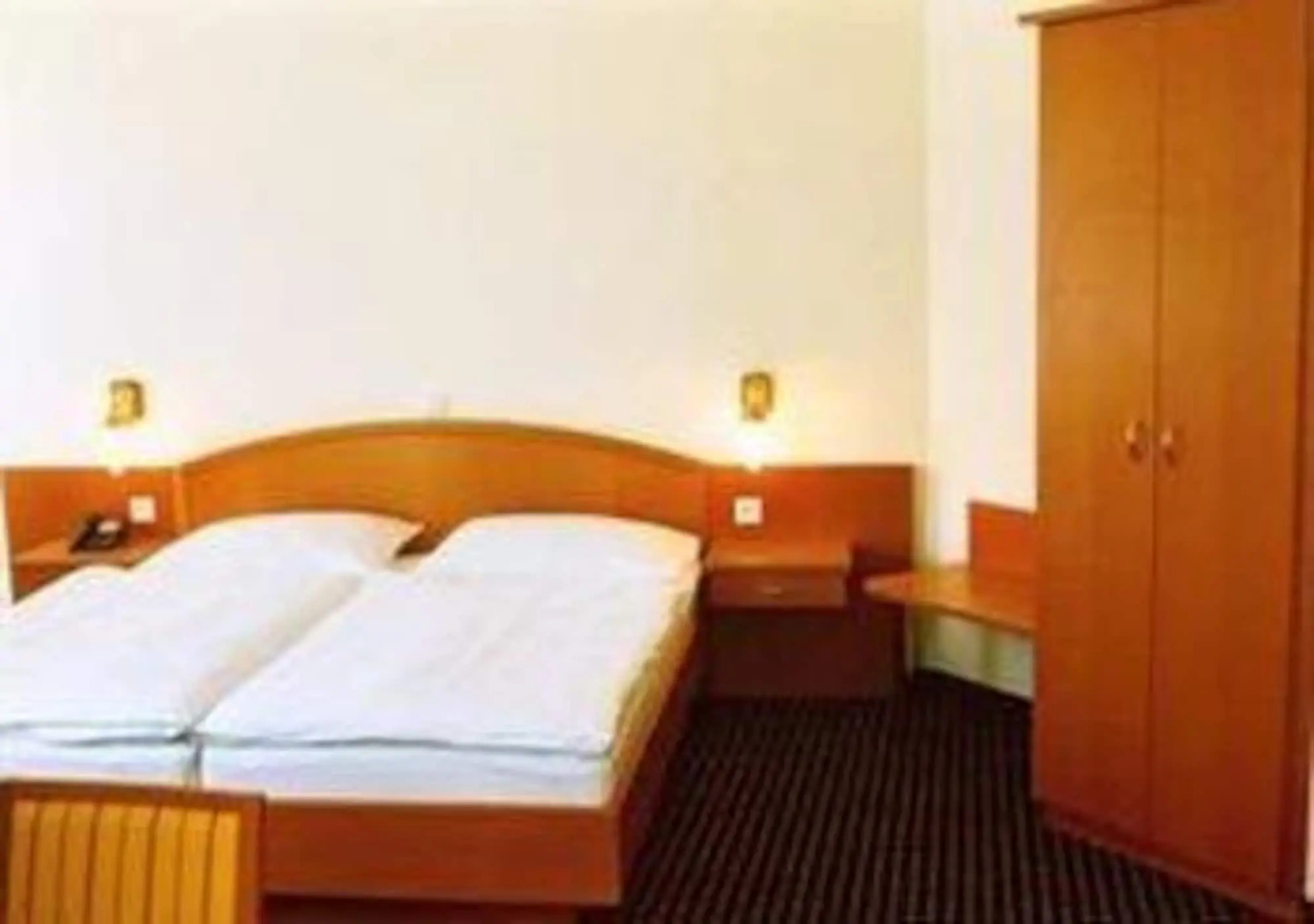 SUITE HOTEL 900m ZUR OPER