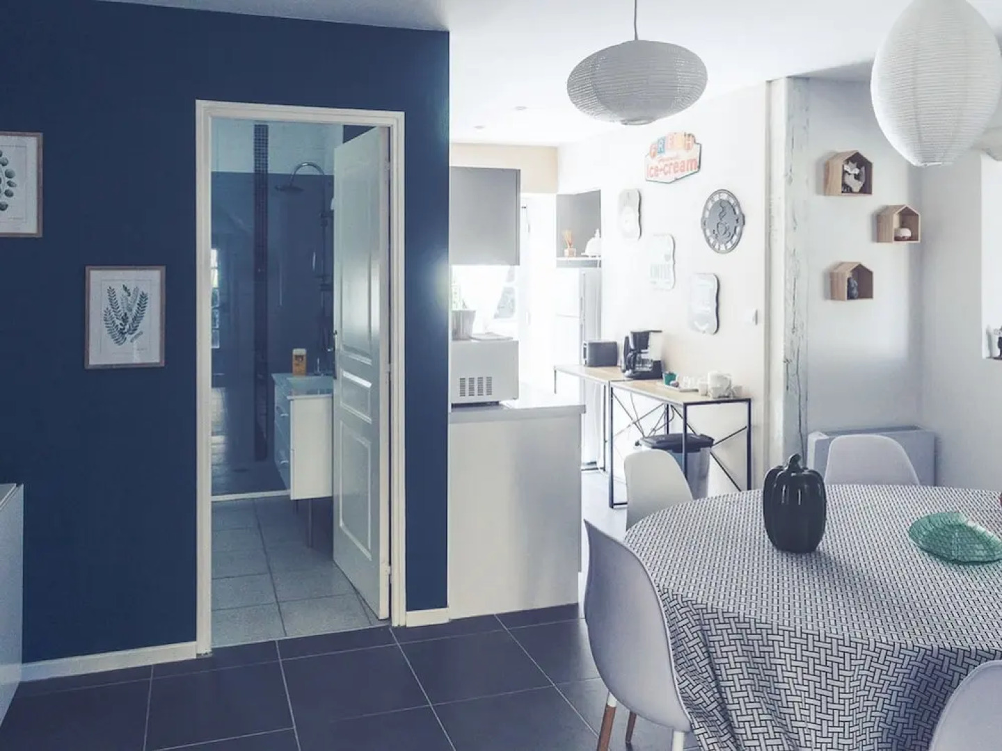 Holiday Home in Meaulne With Private Swimming Pool Near the Tronçais Forest