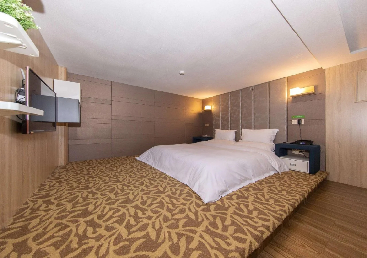 ibis Styles NT Shimao Plz