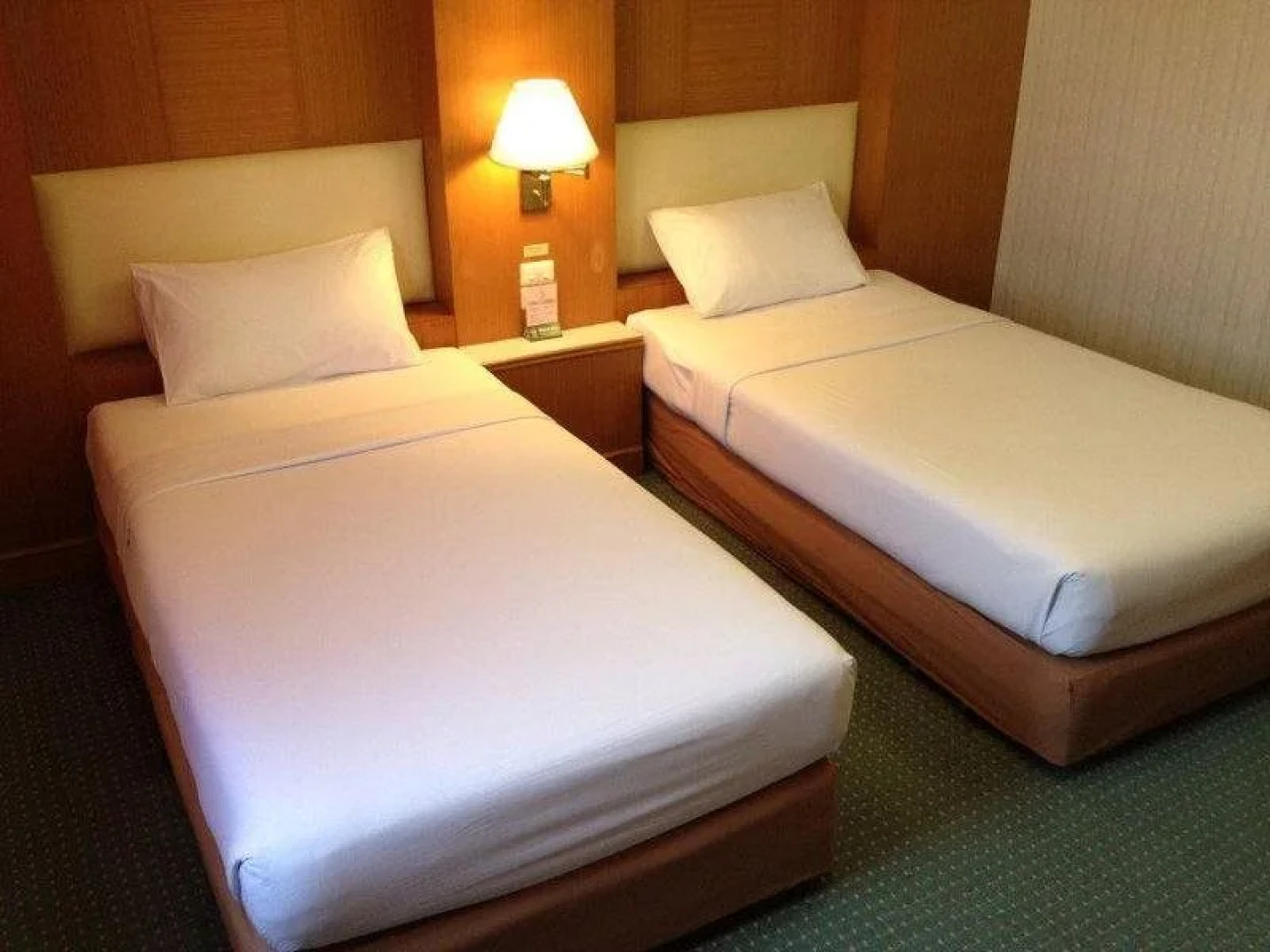 River Hotel Nakhon Pathom