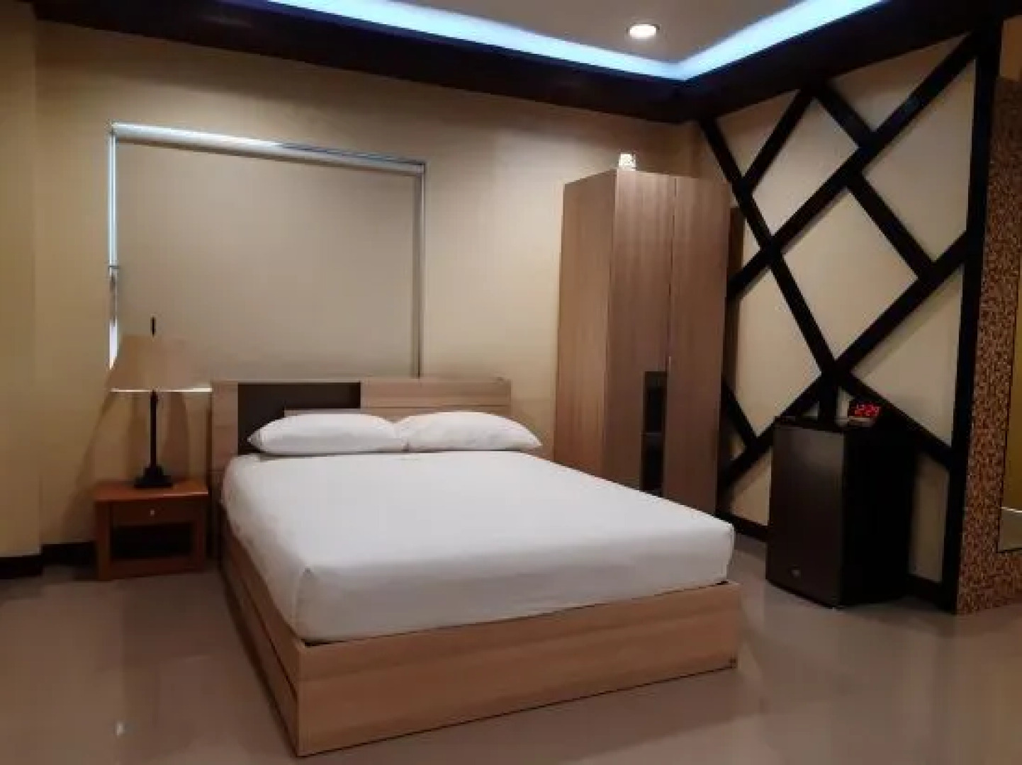 OYO 593 Plumeria Hotel