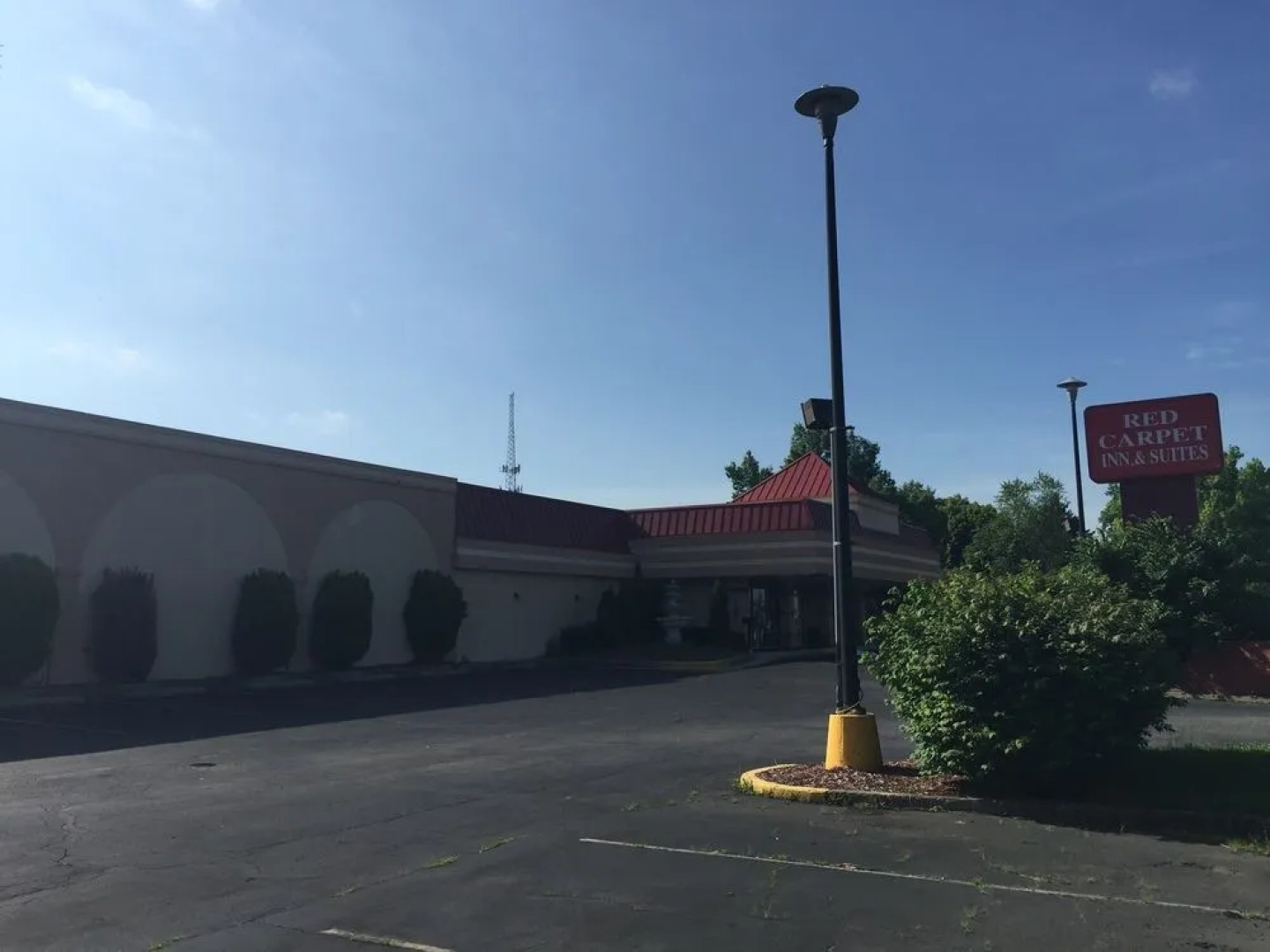 Red Carpet Inn & Suites - Muncie