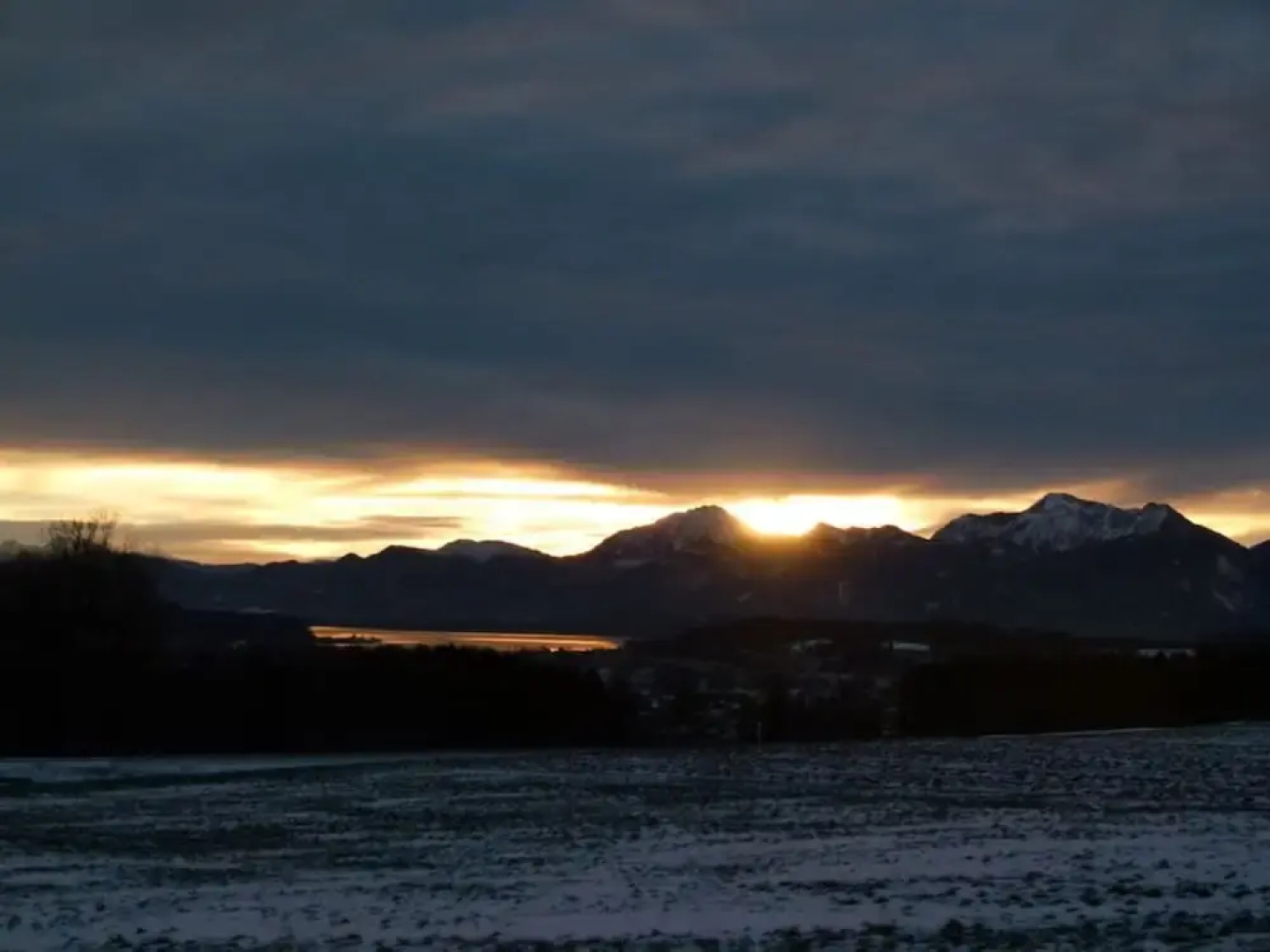 Eglwies Comfortable Holiday Residence