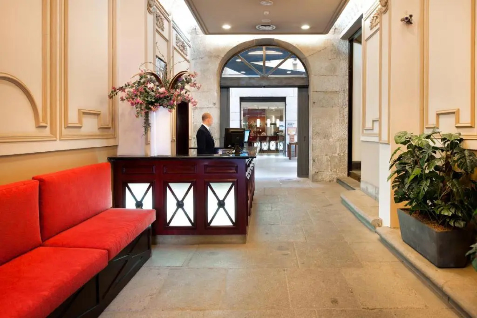 Catalonia Puerta del Sol