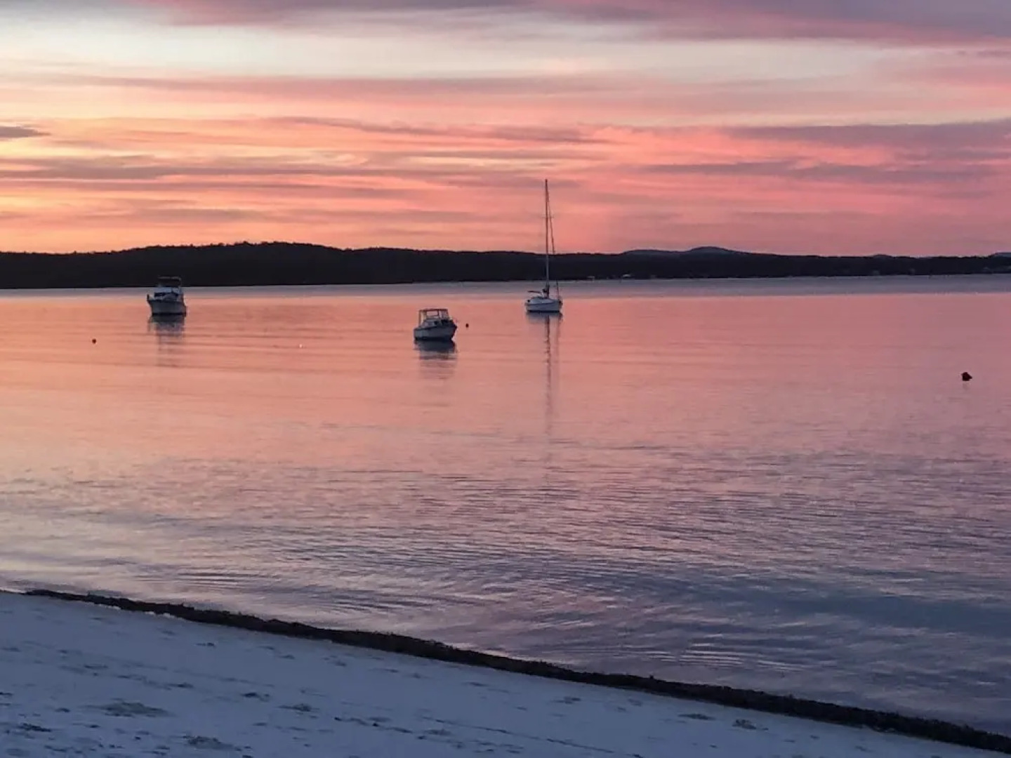 Salamander Beach Accommodation Adults Only