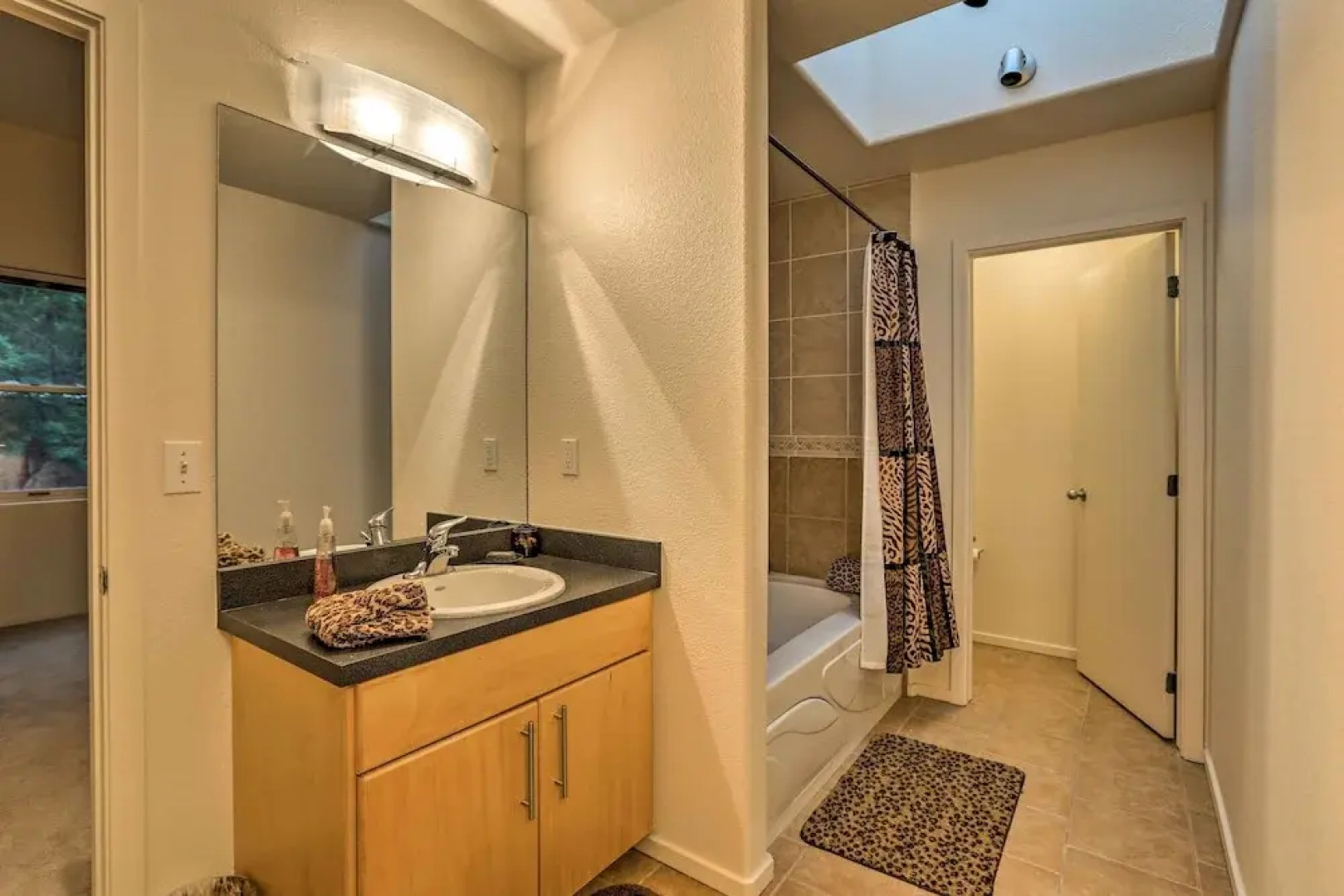 Downtown Manitou Springs Home: Tranquil Creek View