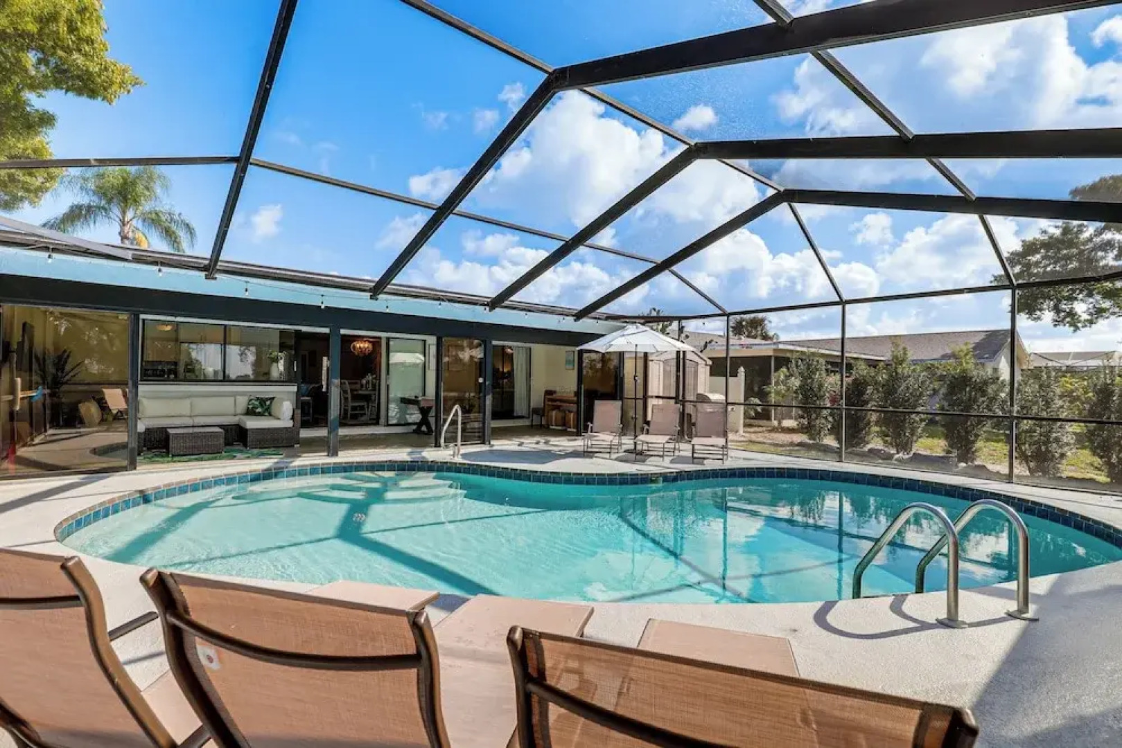 Apollo Beach Oasis: Lanai + Heated Pool!