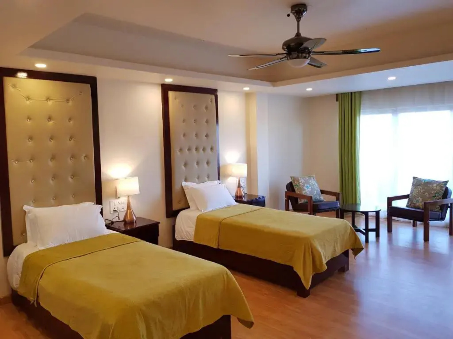 Shalom Farmhouse by the hillside